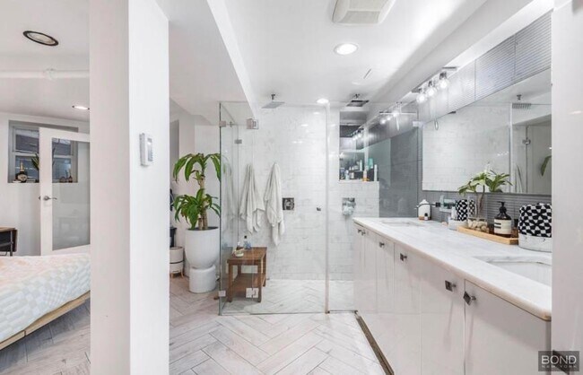 Building Photo - 2 bedroom in Brooklyn NY 11225