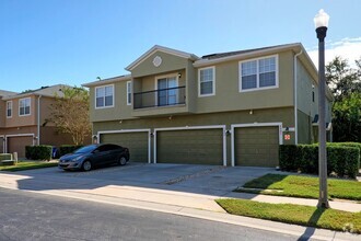 Building Photo - Updated and Spacious 2/2 Townhome with gar...