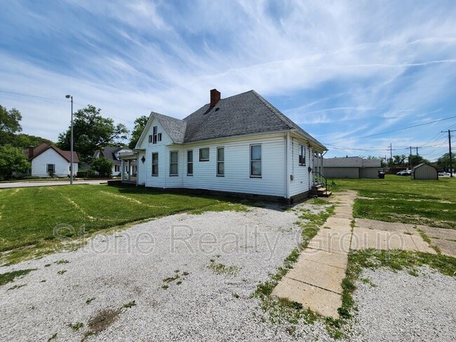 Building Photo - 22 Blakely Ave