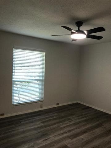 Building Photo - 3201 Saddlehead Dr