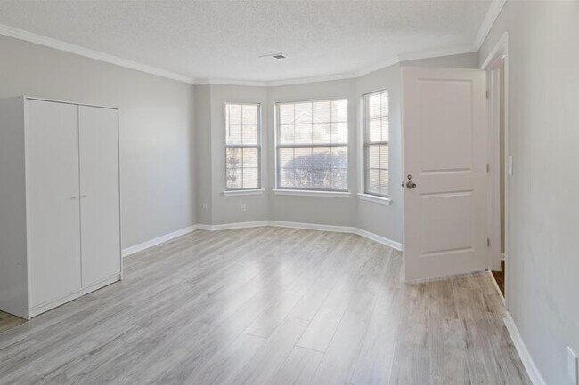 Building Photo - 2917 Duncan Pl