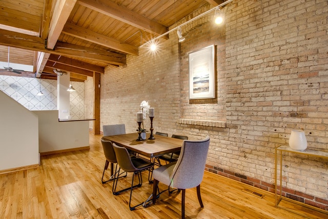Building Photo - 1140 W Cornelia Ave