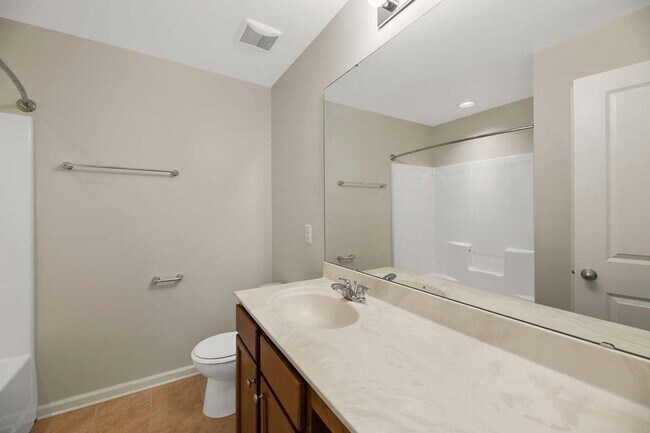 Building Photo - Welcome Home!!! Beautiful 3b 2.5b in Masse...
