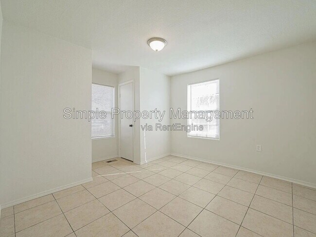 Building Photo - 605 NW 113th St