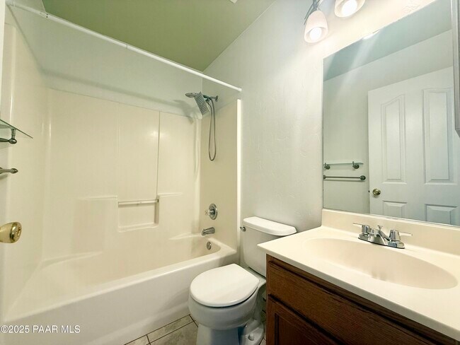 Building Photo - 3084 N Constance Dr