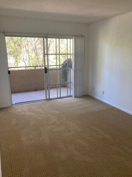 Building Photo - 11252 Peach Grove St