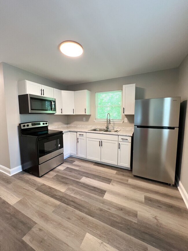Building Photo - Move-In Specials Available! Completely Rem...