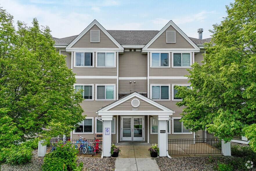 Shenandoah Woods Apartments 2205 Shenandoah Ln Plymouth MN 55447