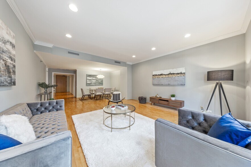 Building Photo - 680 N Lake Shore Dr