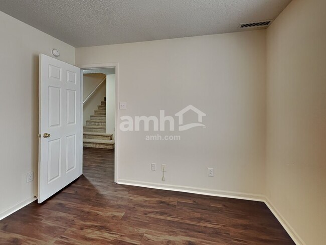 Building Photo - 10167 Hatherley Way