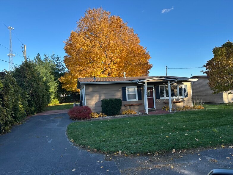 Primary Photo - 559 Fairview St