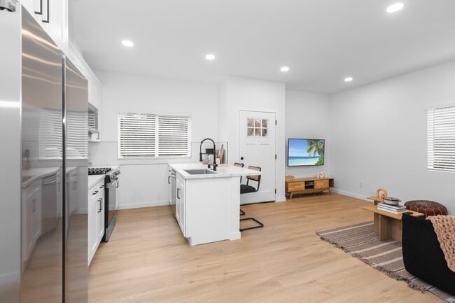 Building Photo - 6409 Richard St