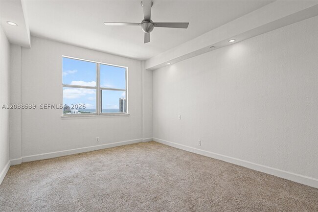 Building Photo - 401 69th St