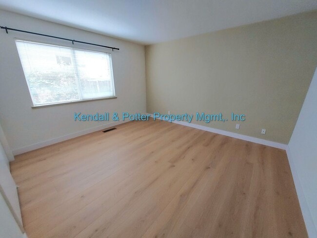 Building Photo - Spacious and Bright 3BR 2BA Seacliff Home - Close to the Beach!