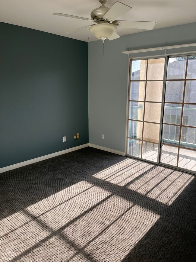 Building Photo - Canyon Crest 3bd/2.5ba Townhouse