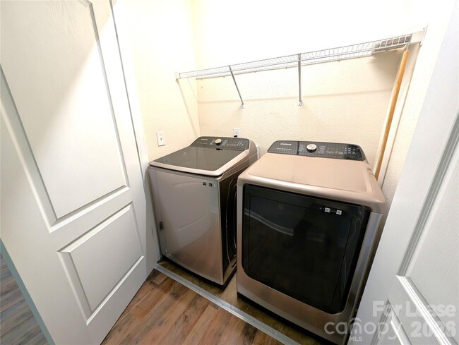 Building Photo - 9223 Avery Meadows Dr