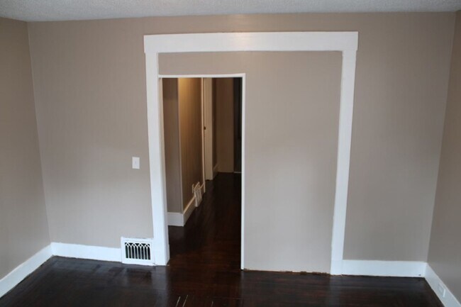 Building Photo - 67 Derby Ave