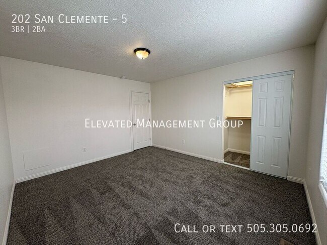 Building Photo - 202 San Clemente Ave NW