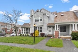 Building Photo - 13 Taconic St