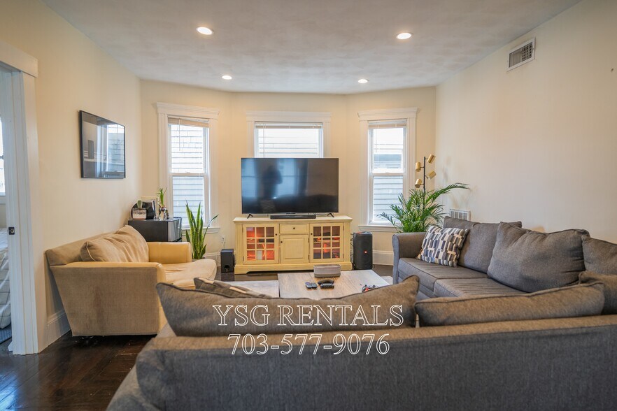 Building Photo - 85 Auckland St