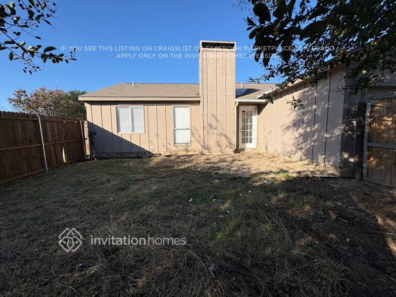 Building Photo - 2506 High Hollow Dr