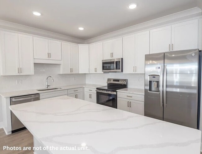 Building Photo - 2023 Rosemary Street