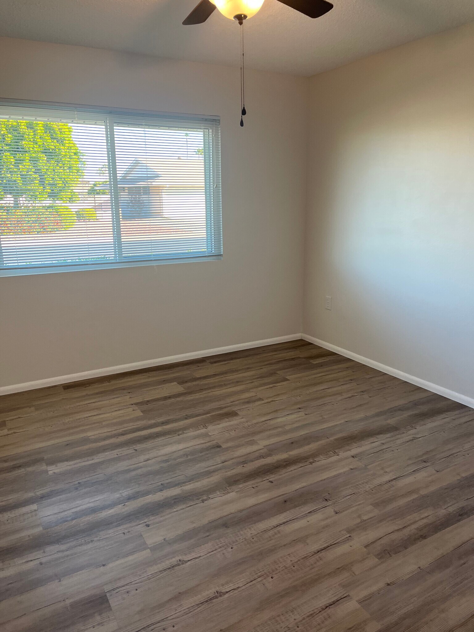 Building Photo - 10936 W Roundelay Cir