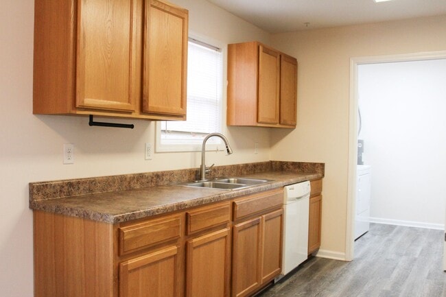 Building Photo - 3 Bedroom | 2 Bathroom Home Near TTU