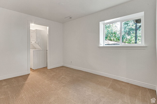 Building Photo - 575 Upper Evergreen Dr
