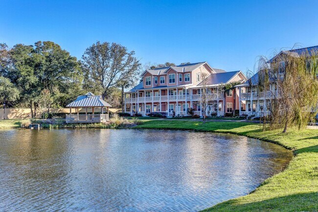 Building Photo - Coastal Luxury Townhome in Gated Amelia Island Community with Elevator & Garage