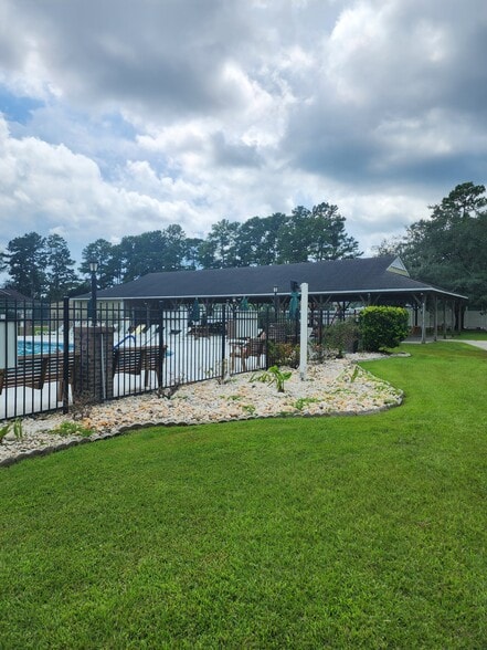 Building Photo - 6662 Wisteria Dr