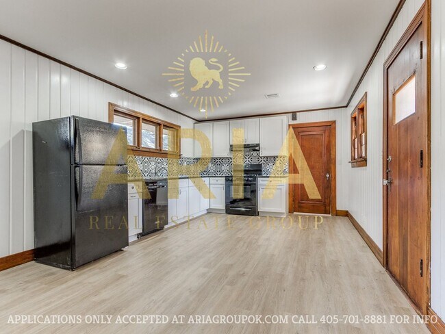 Building Photo - *AVAILABLE FOR IMMEDIATE MOVE IN!* UPDATED...