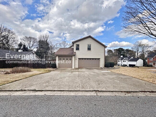 Building Photo - Modern Living in Saddle Bridge with Private Patio / 4 Beds and 2.5 Bath / Available Now!