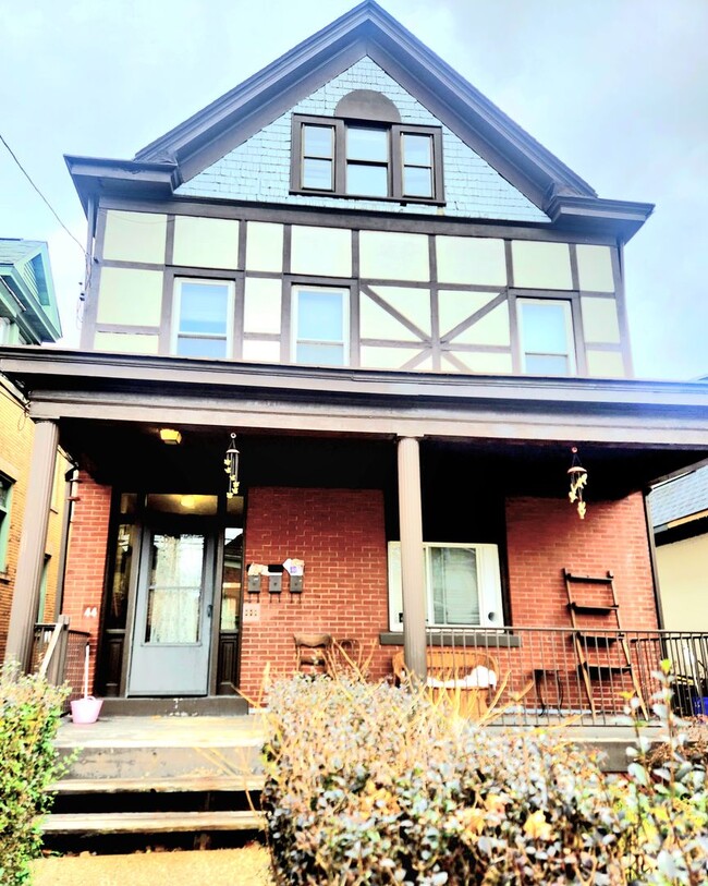 Building Photo - 44 Kendall Ave