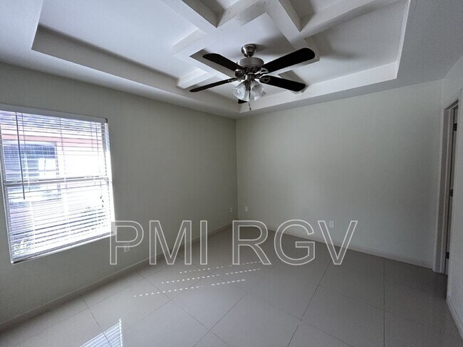 Building Photo - 1207 Upas Dr