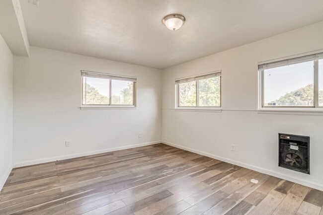 Building Photo - 9341 Hoffman Way