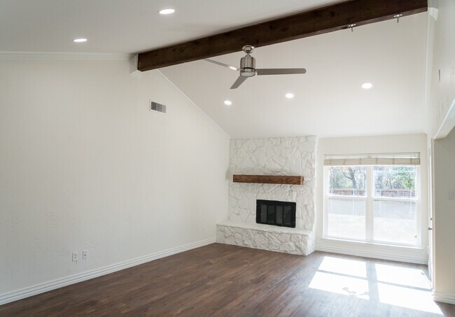 Building Photo - 2861 Panhandle Dr