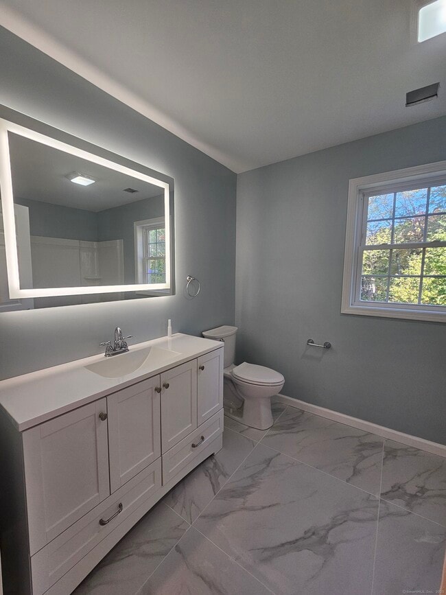 Building Photo - 141 Country Squire Dr