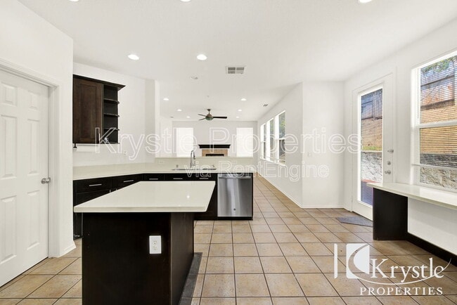 Building Photo - 35 Goldfinch Dr