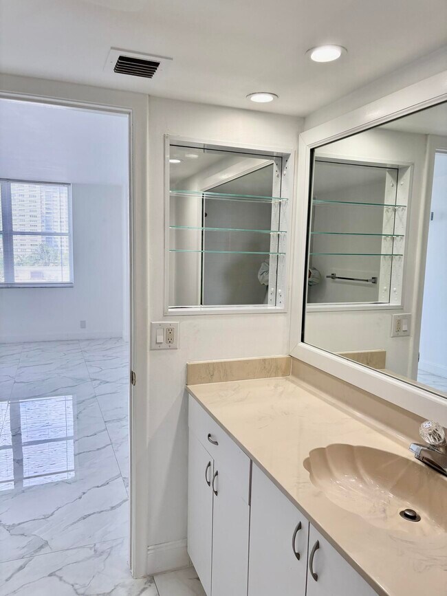 Building Photo - 101 Briny Ave