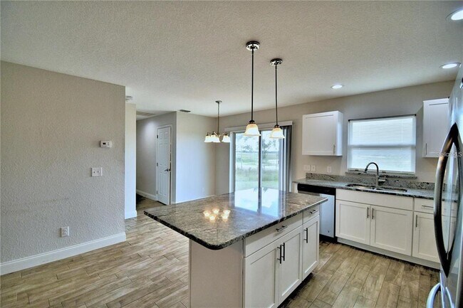 Building Photo - 140 Weeping Willow Rd