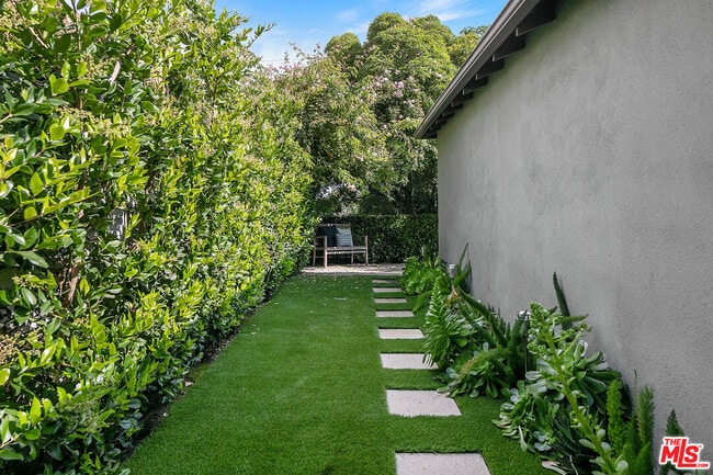 Building Photo - 3362 Coy Dr