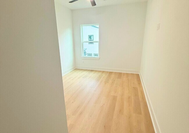 Building Photo - 4117 Shelby Cir