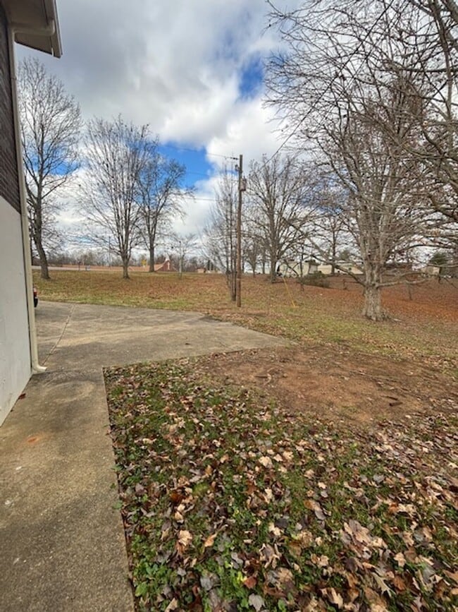 Building Photo - 891 Hill St