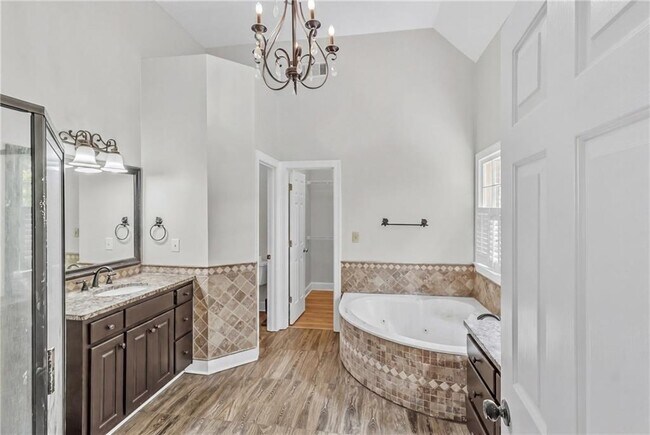 Building Photo - 1085 Castle Pointe Ln