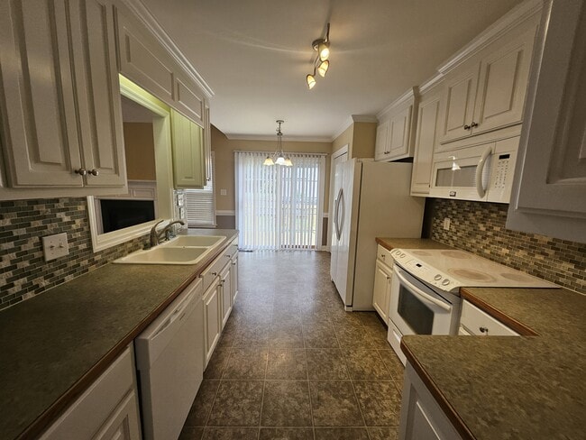 Building Photo - 203 Towbridge Ln