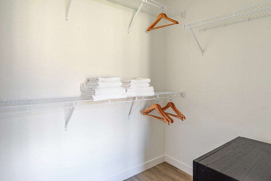 Building Photo - 1200 Rickabaugh Wy