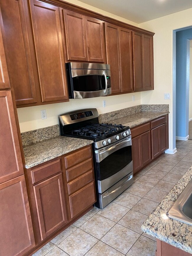 Building Photo - $2175.00 - Granite Countertops - Stainless...