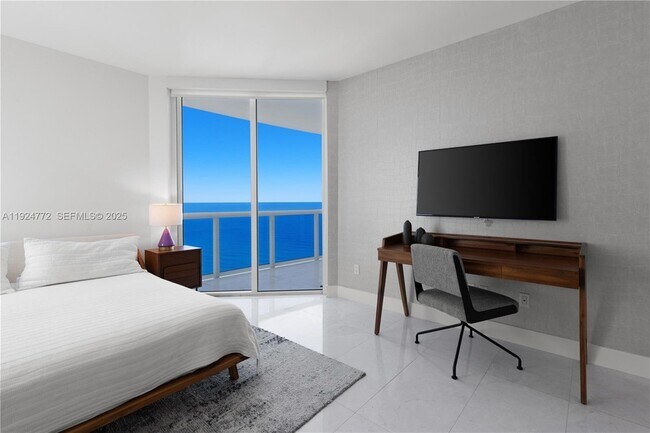 Building Photo - 2711 S Ocean Dr