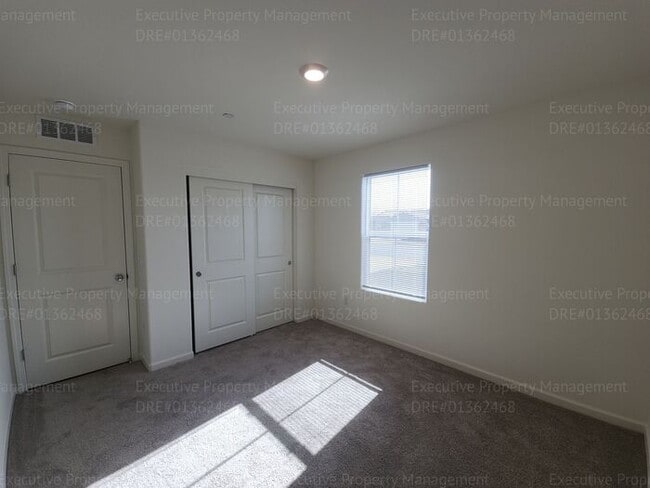 Building Photo - Newly constructed 4 bedroom/ 3 bathroom co...